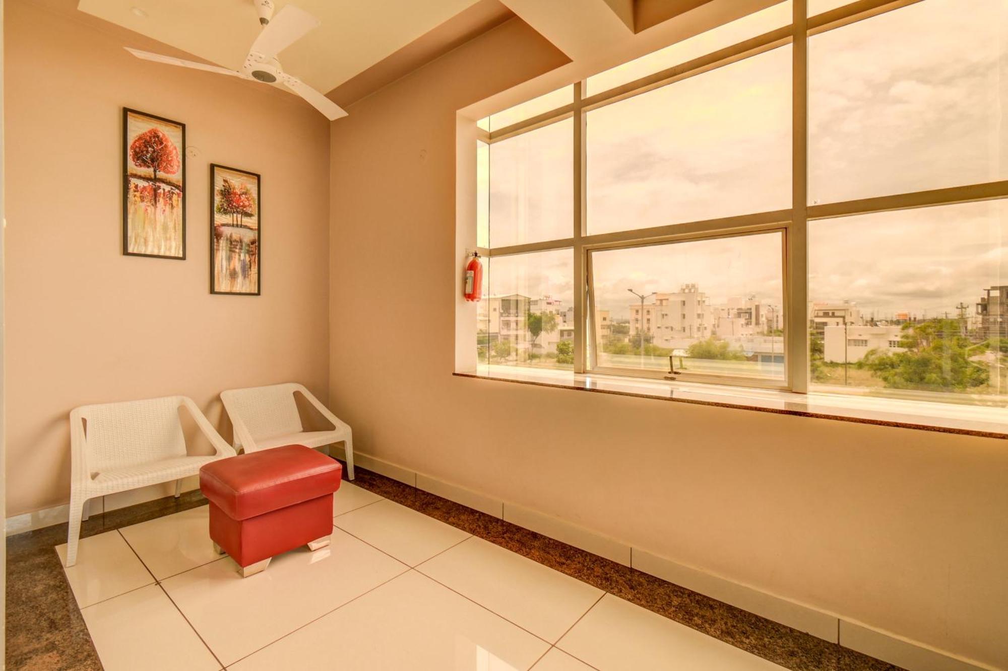 Hotel J N Stay Mysore - 12 Minutes To Mysore Palace Экстерьер фото